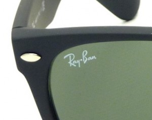 Logo autentico Ray-Ban sull’angolo della lente