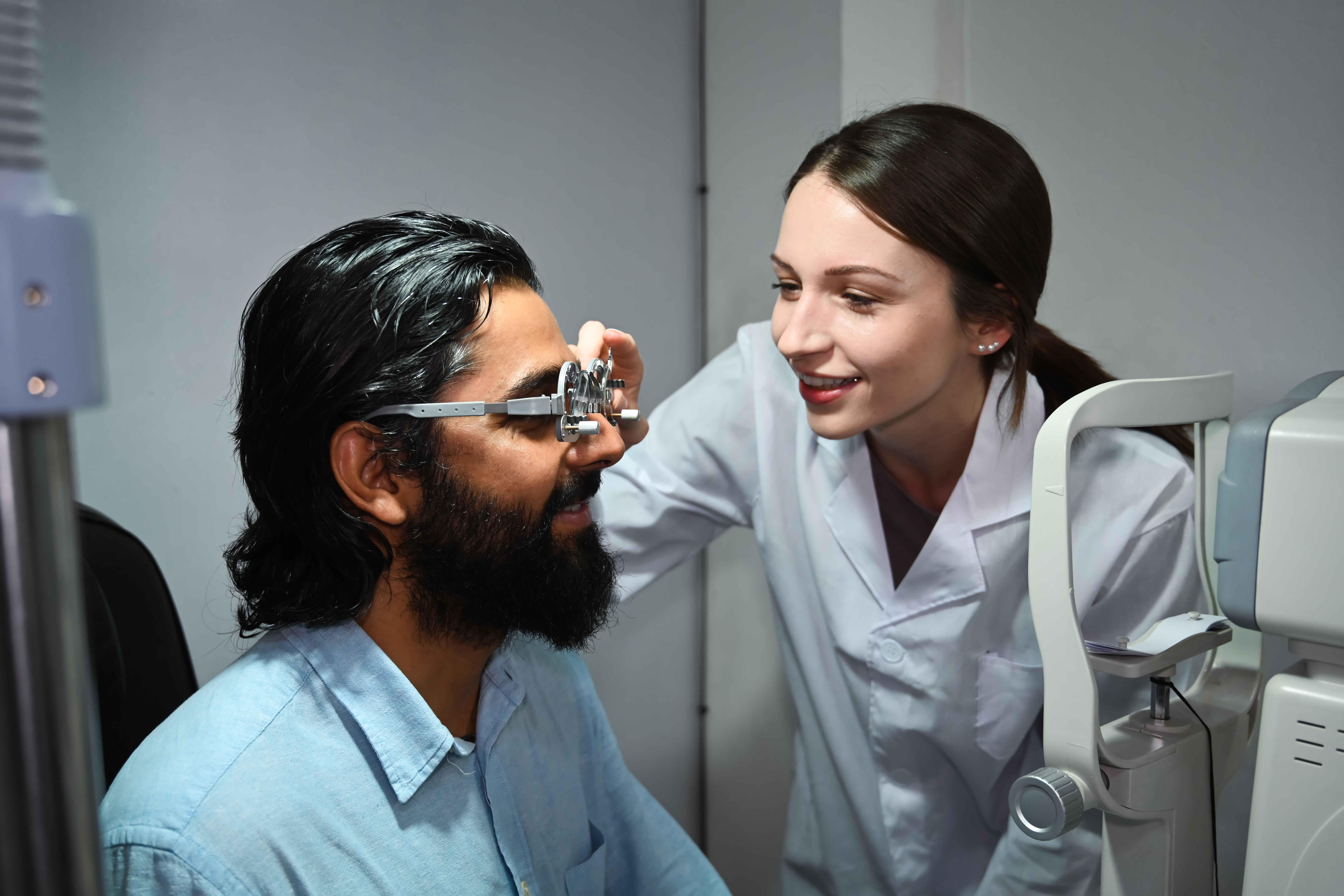 Visita oculistica professionale per determinare la correzione visiva