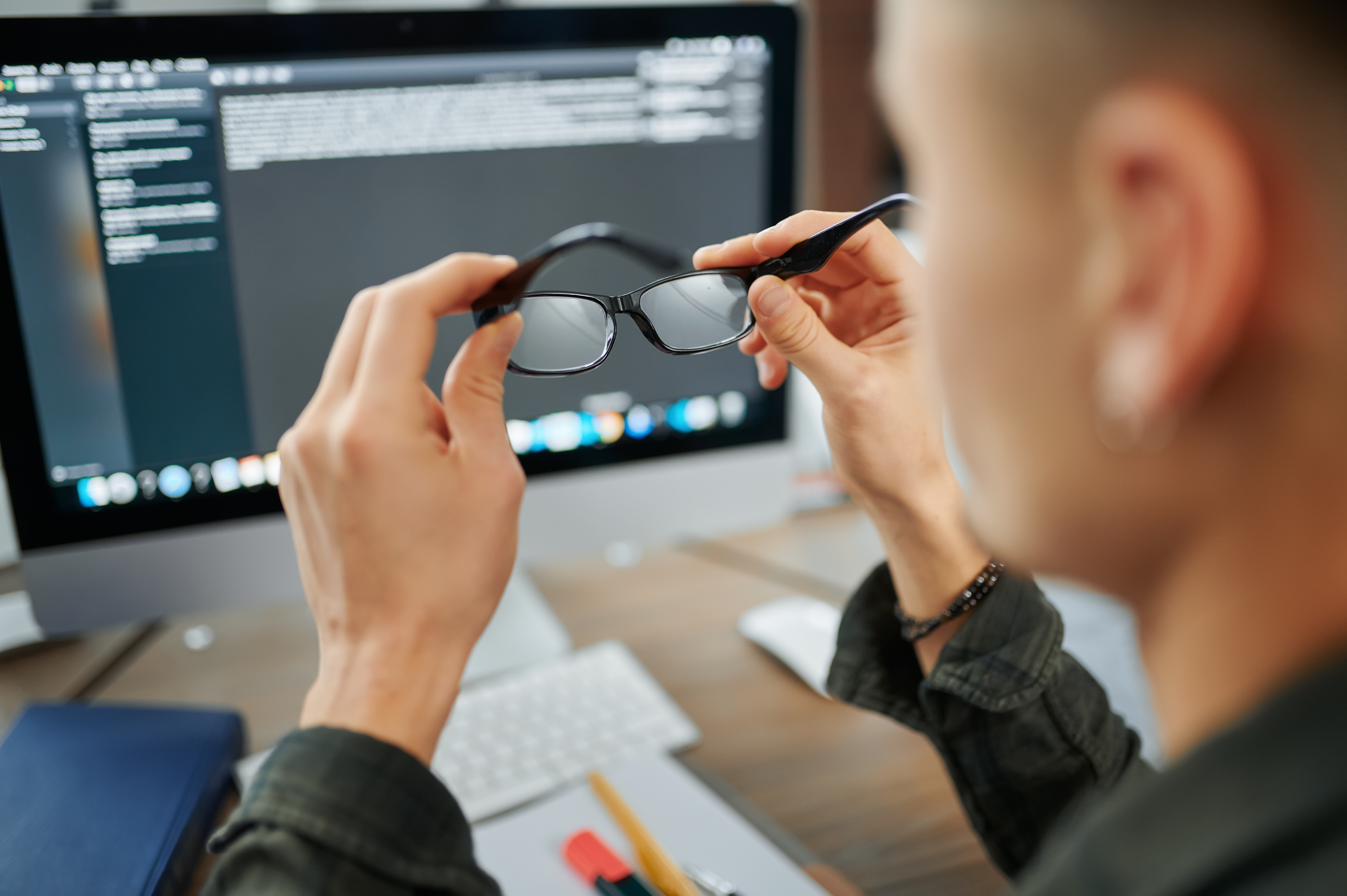 Occhiali per computer: visione ottimizzata a media distanza